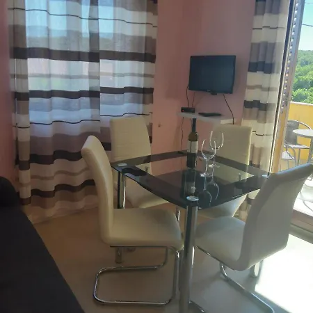 Bukaleta In Apartmán Loznati